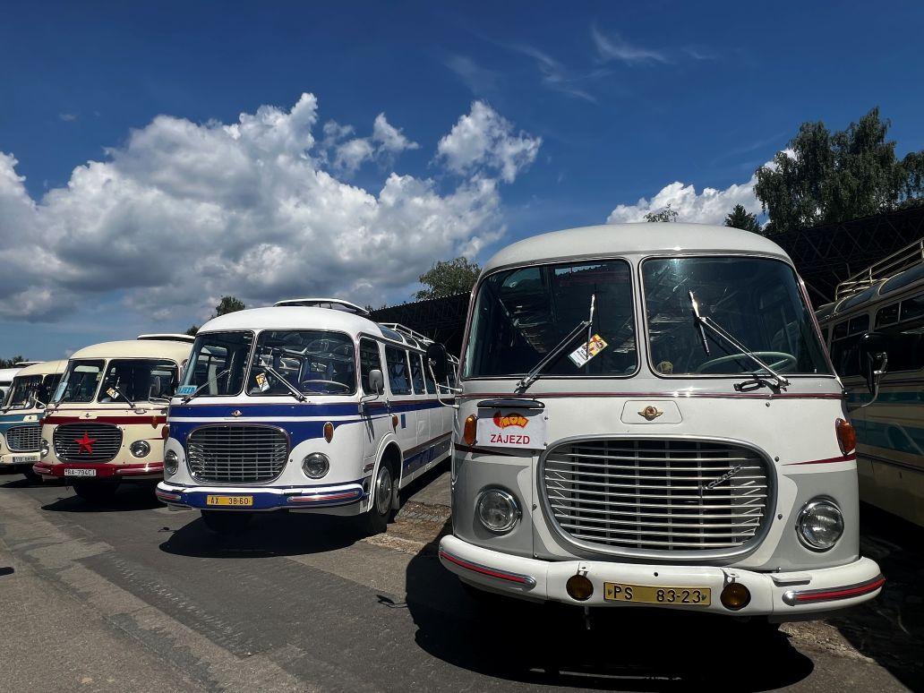 Ze srazu historických autobusů v Lešanech 2025