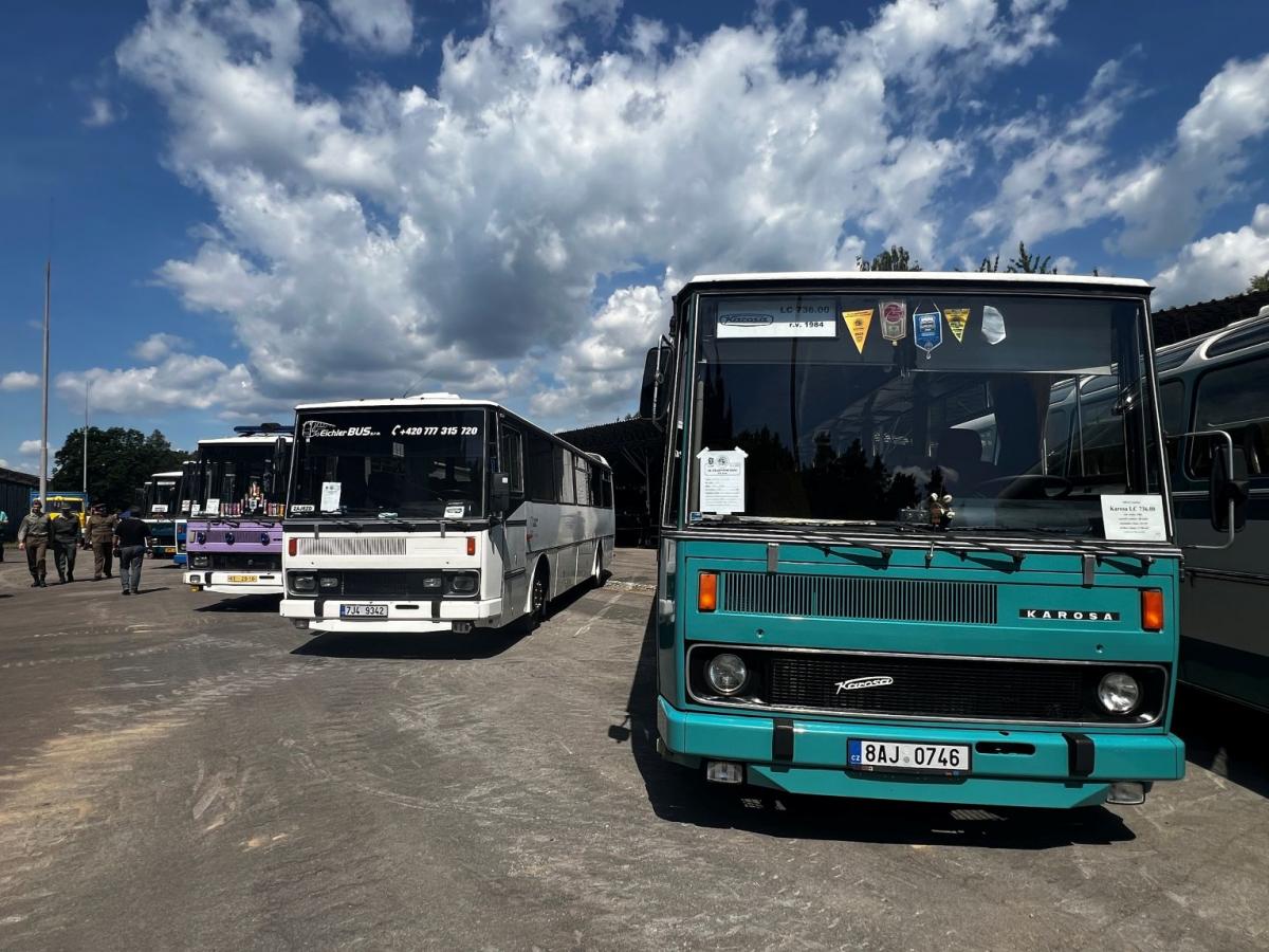Ze srazu historických autobusů v Lešanech 2025