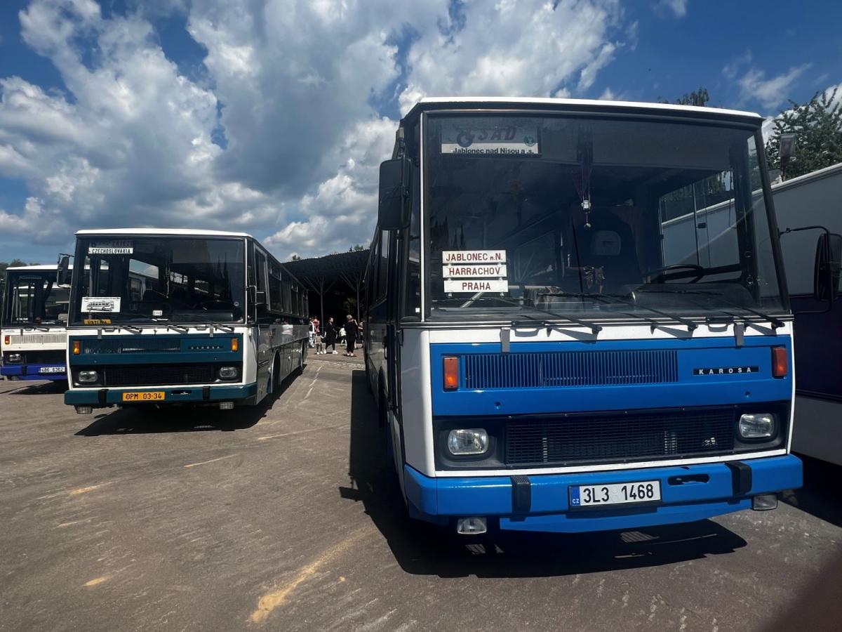 Ze srazu historických autobusů v Lešanech 2025