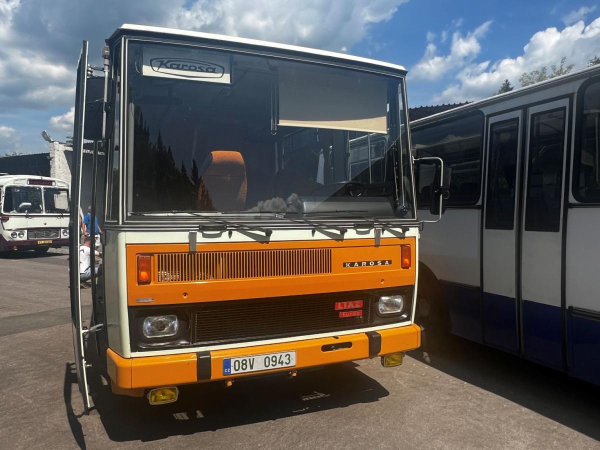 Ze srazu historických autobusů v Lešanech 2025