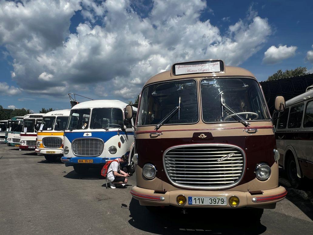 Ze srazu historických autobusů v Lešanech 2025