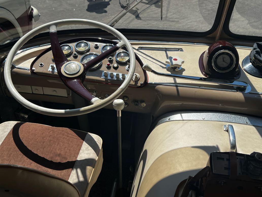 Ze srazu historických autobusů v Lešanech 2025