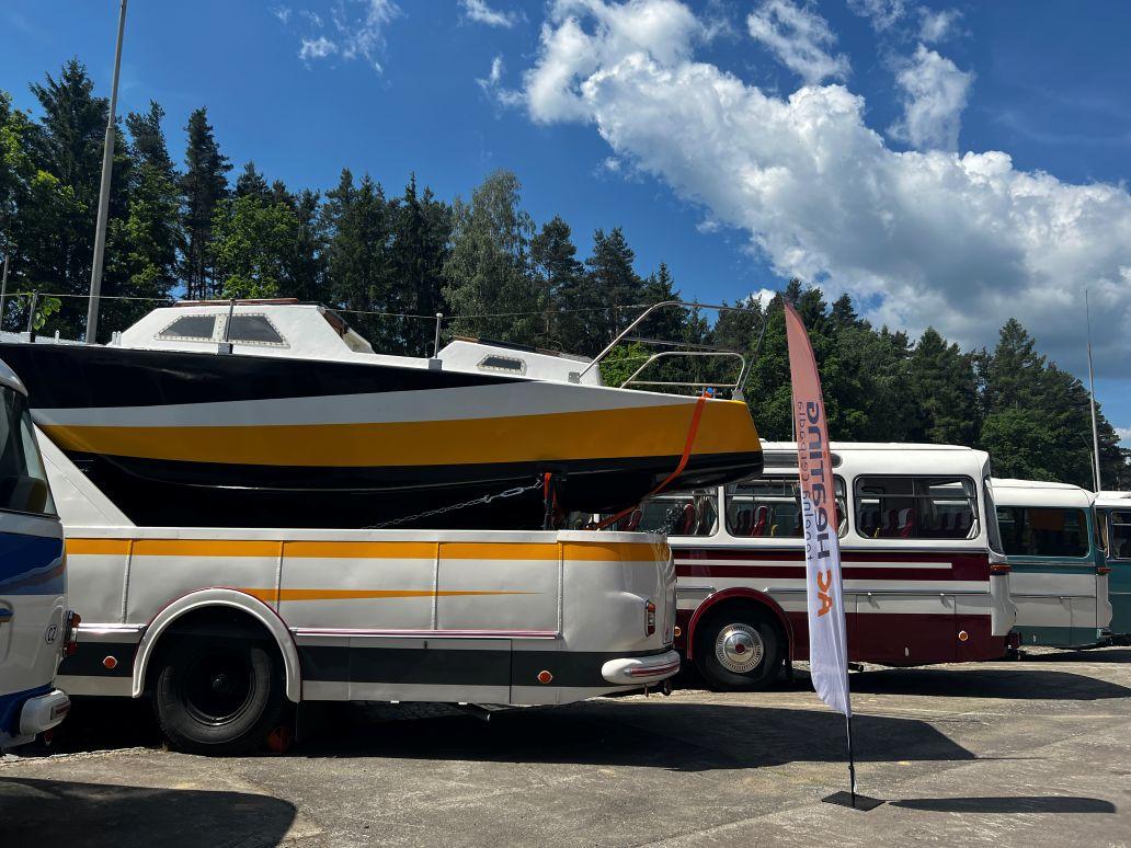 Ze srazu historických autobusů v Lešanech 2025