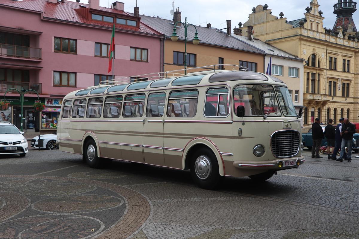 Premiéra autobusu Škoda 706 LUX č. 1  z roku 1956 