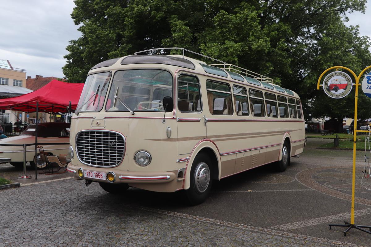 Premiéra autobusu Škoda 706 LUX č. 1  z roku 1956 