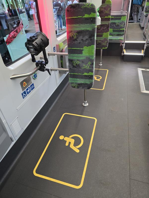 Nové tramvaje od Škodovky vyjely s cestujícími ve Frankfurtu nad Odrou