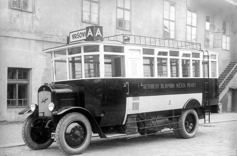 Pražské oslavy 100 let autobusové dopravy