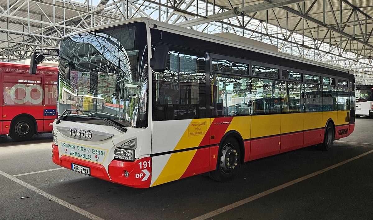 Vozidla MHD v Hradci Králové projdou přes léto modernizací