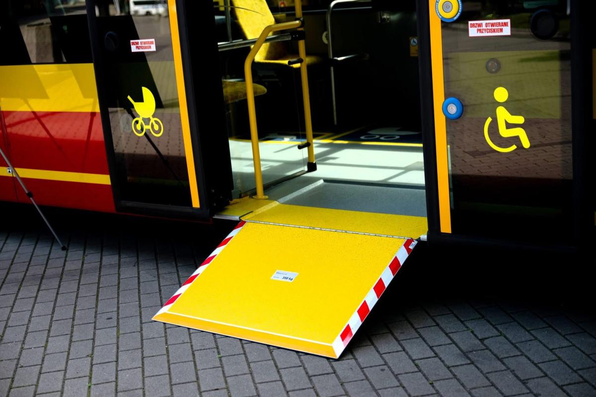 Ve Wrocławi představili nové autobusy SOR pro regionální linky