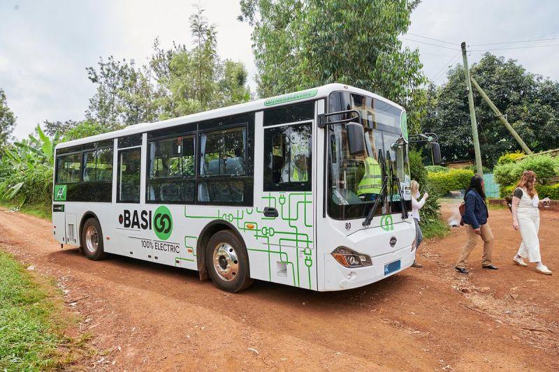 100 elektrických autobusů BasiGo v Keni a Rwandě 