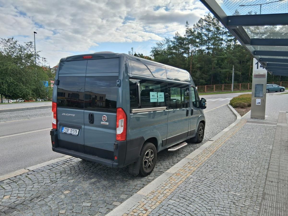 Speciální mikrobus pro náhradní dopravu v Českém Krumlově