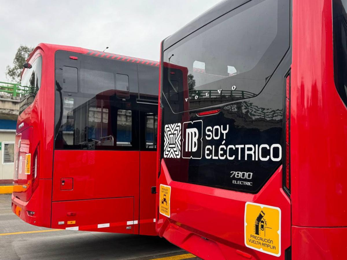 Rychlá autobusová síť v Mexico City slaví 20 let