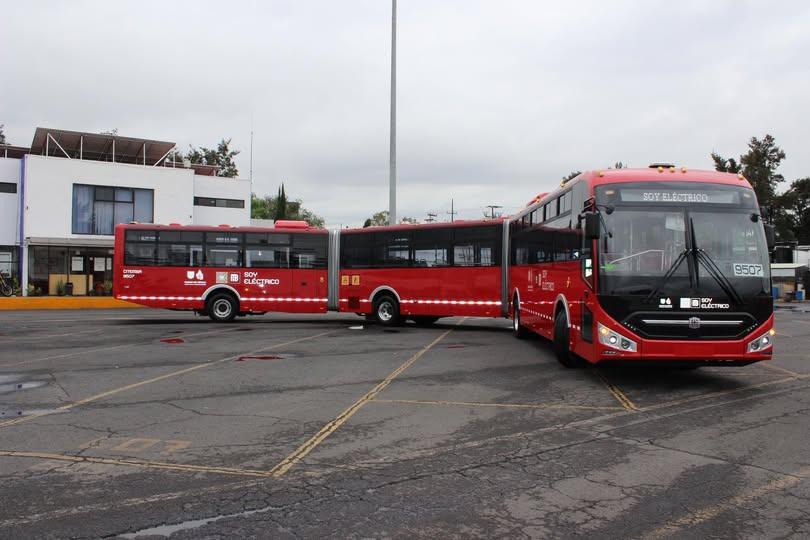 Rychlá autobusová síť v Mexico City slaví 20 let