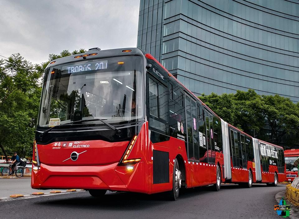 Rychlá autobusová síť v Mexico City slaví 20 let