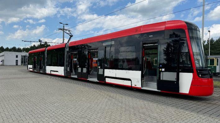 V Chotěbuzi zahájily provoz nové tramvaje Škoda ForCity Plus 47T 