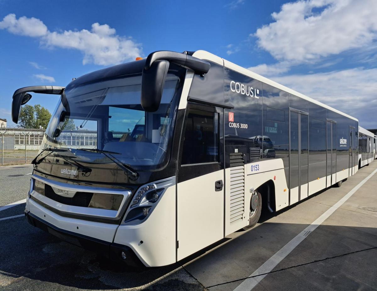 Největší polské letiště s novými autobusy COBUS