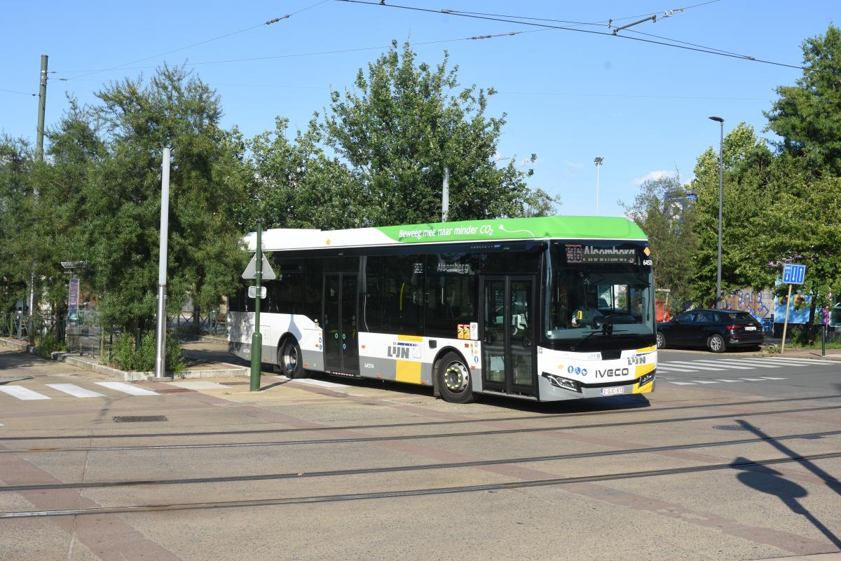 Z Vysokého Mýta odjelo do Flander 110 elektrických autobusů Crossway