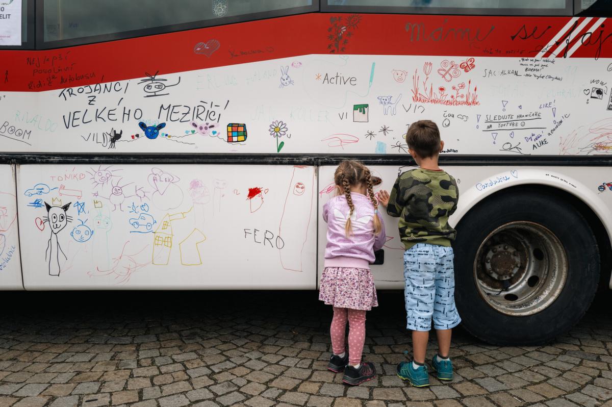 Ve ZDARU jezdil na Dni otevřených dveří i autonomní minibus