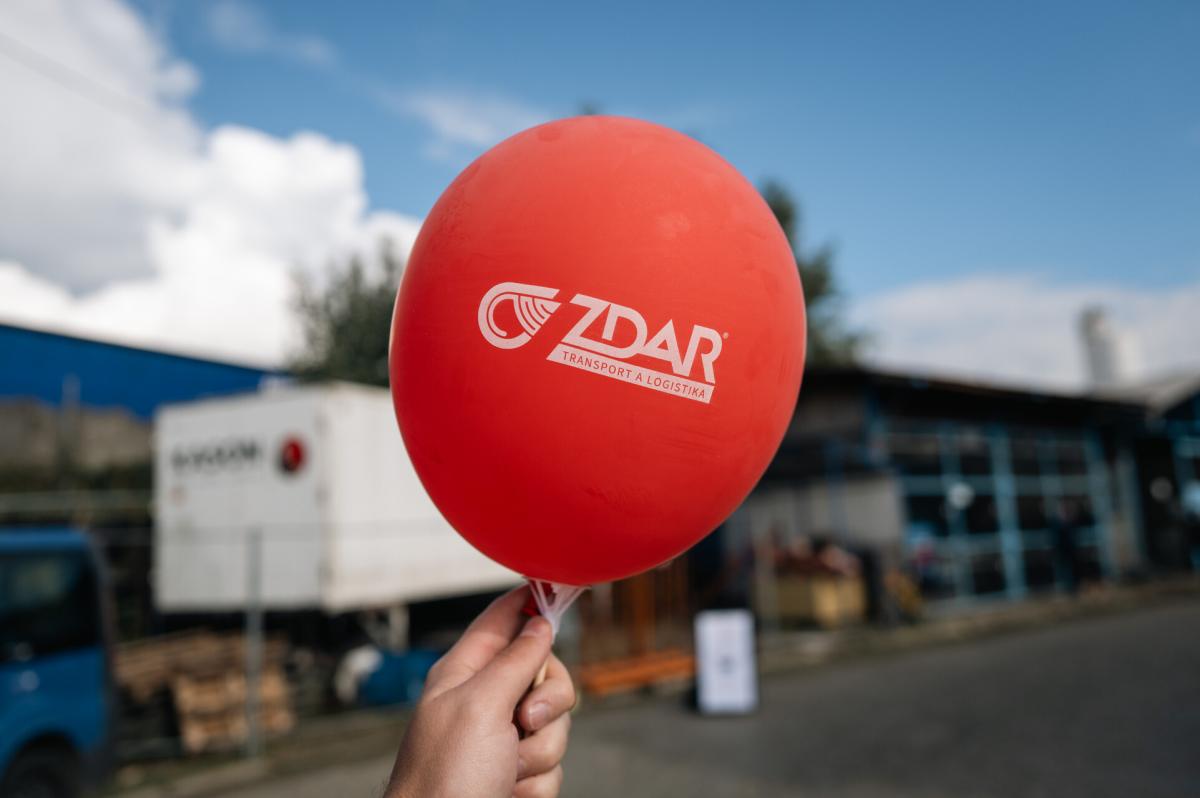 Ve ZDARU jezdil na Dni otevřených dveří i autonomní minibus
