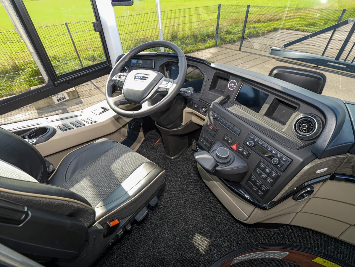 NEOPLAN Skyliner &quot;Auwärter Edition&quot; slaví na Busworld premiéru