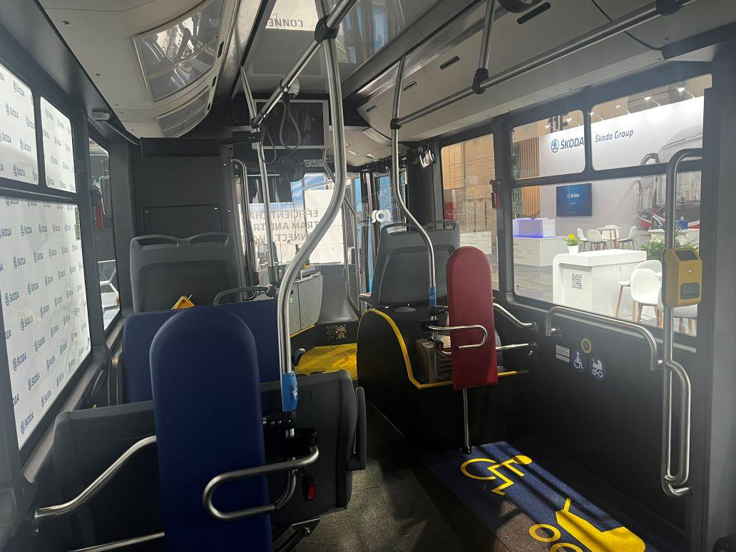 Pražský elektrobus SOR ENS 12 v Bruselu 