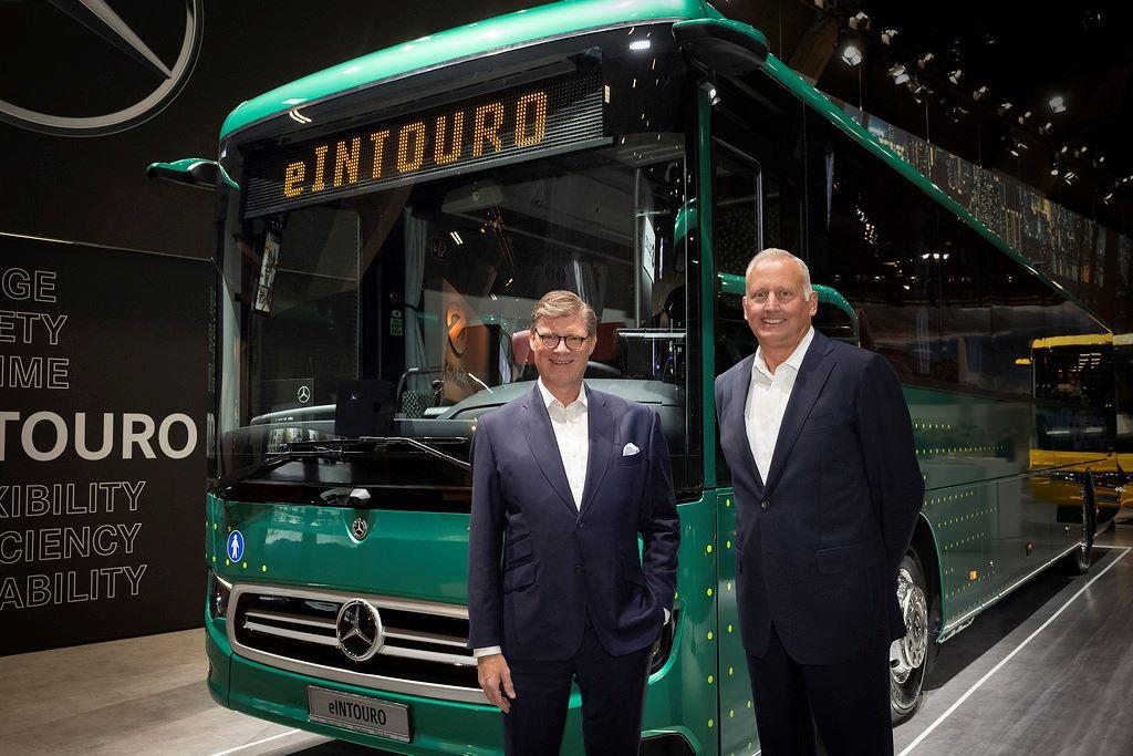 Světová premiéra na Busworld: Mercedes-Benz eIntouro