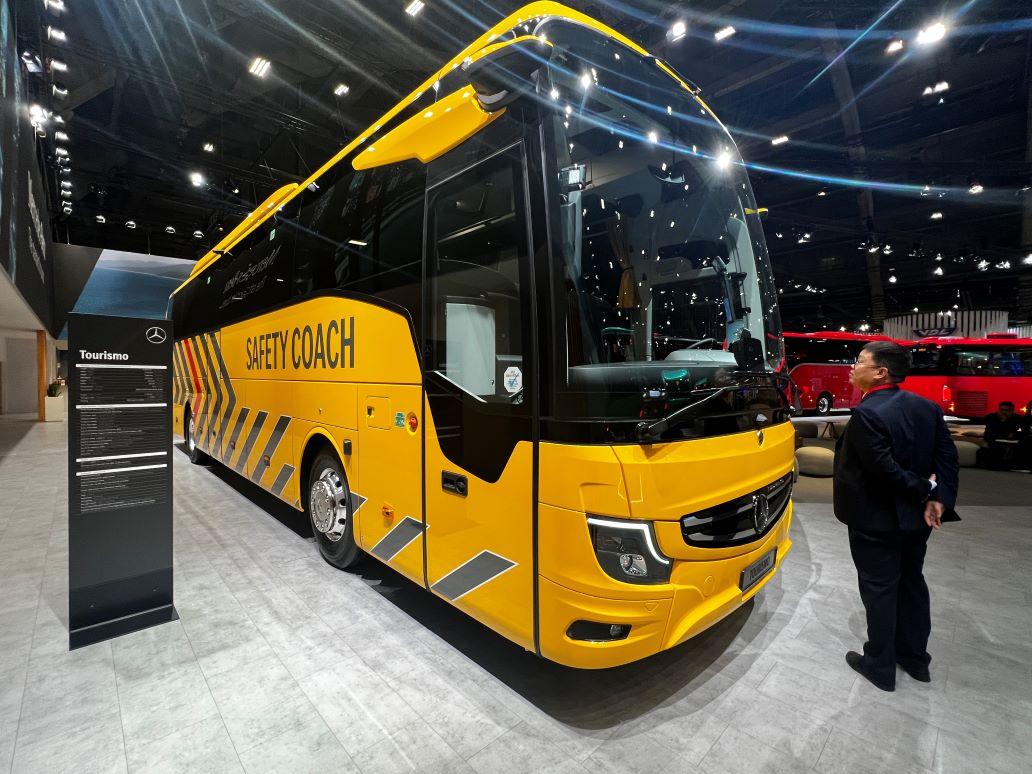 Světová premiéra na Busworld: Mercedes-Benz eIntouro