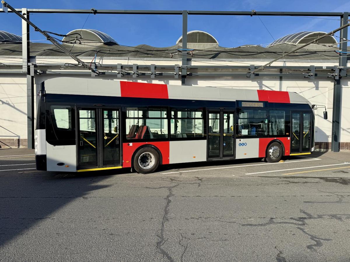Elektrobus SOR ENS 12 je v Praze