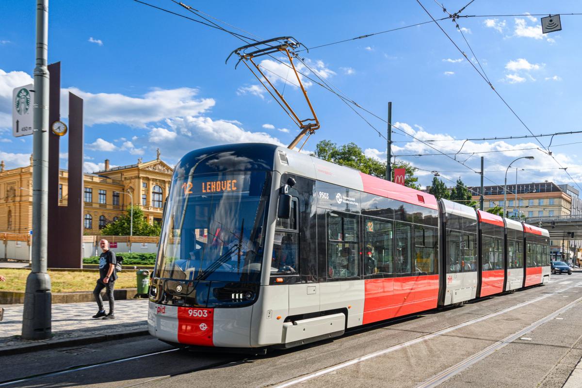 Nové pražské tramvaje Škoda 52T mají homologaci a typové schválení