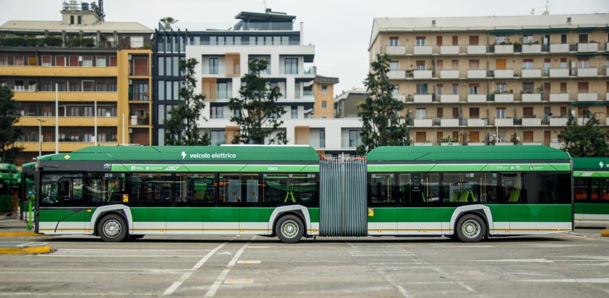 Do Lombardie dorazily první kloubové elektrické autobusy Solaris