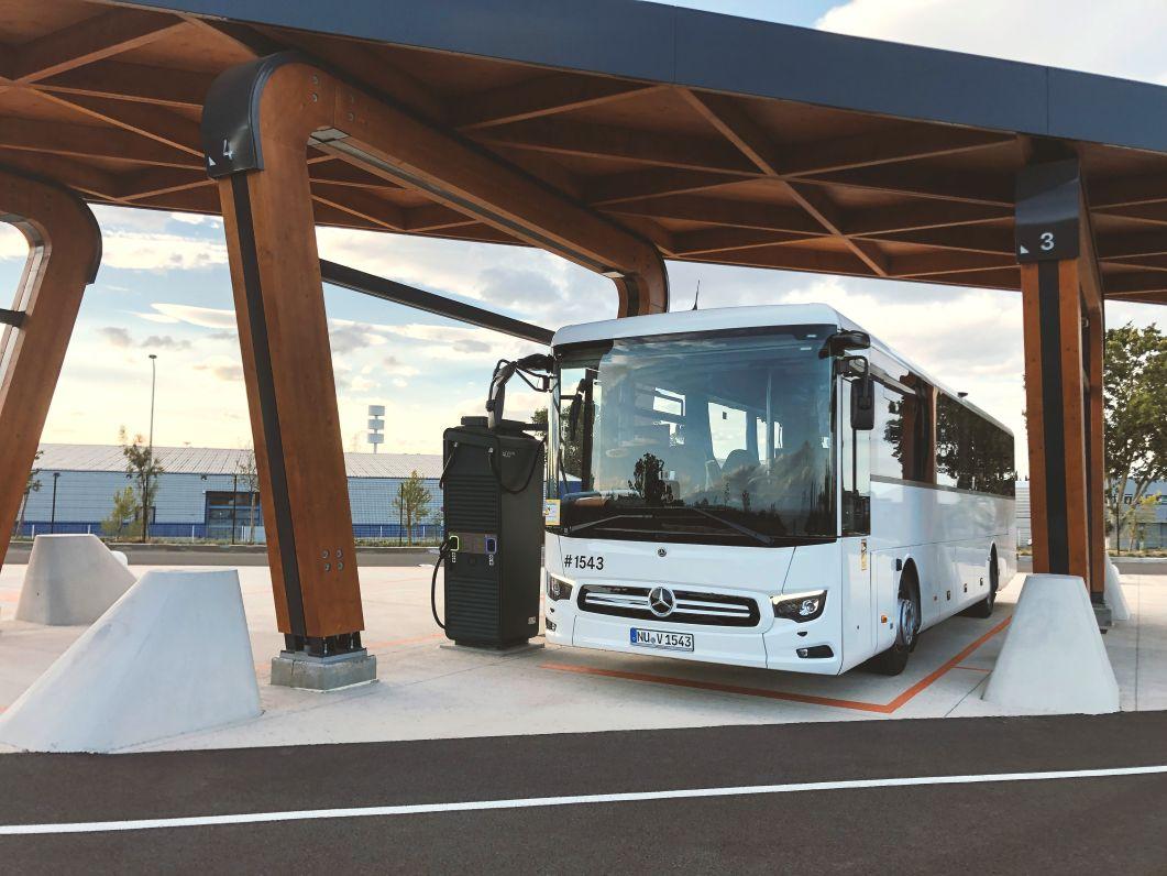 Daimler Buses začíná s výstavbou nabíjecích stanic pro elektrobusy