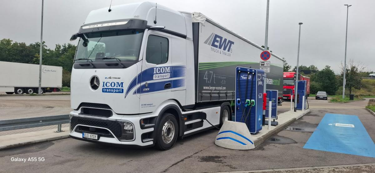ICOM transport testuje elektrický tahač eActros 600
