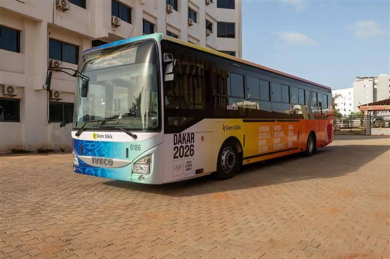 Ministr ze Senegalu se přijel podívat na výrobu autobusů do Vysokého Mýta