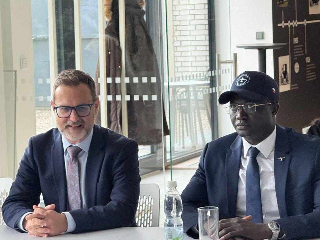 Ministr ze Senegalu se přijel podívat na výrobu autobusů do Vysokého Mýta