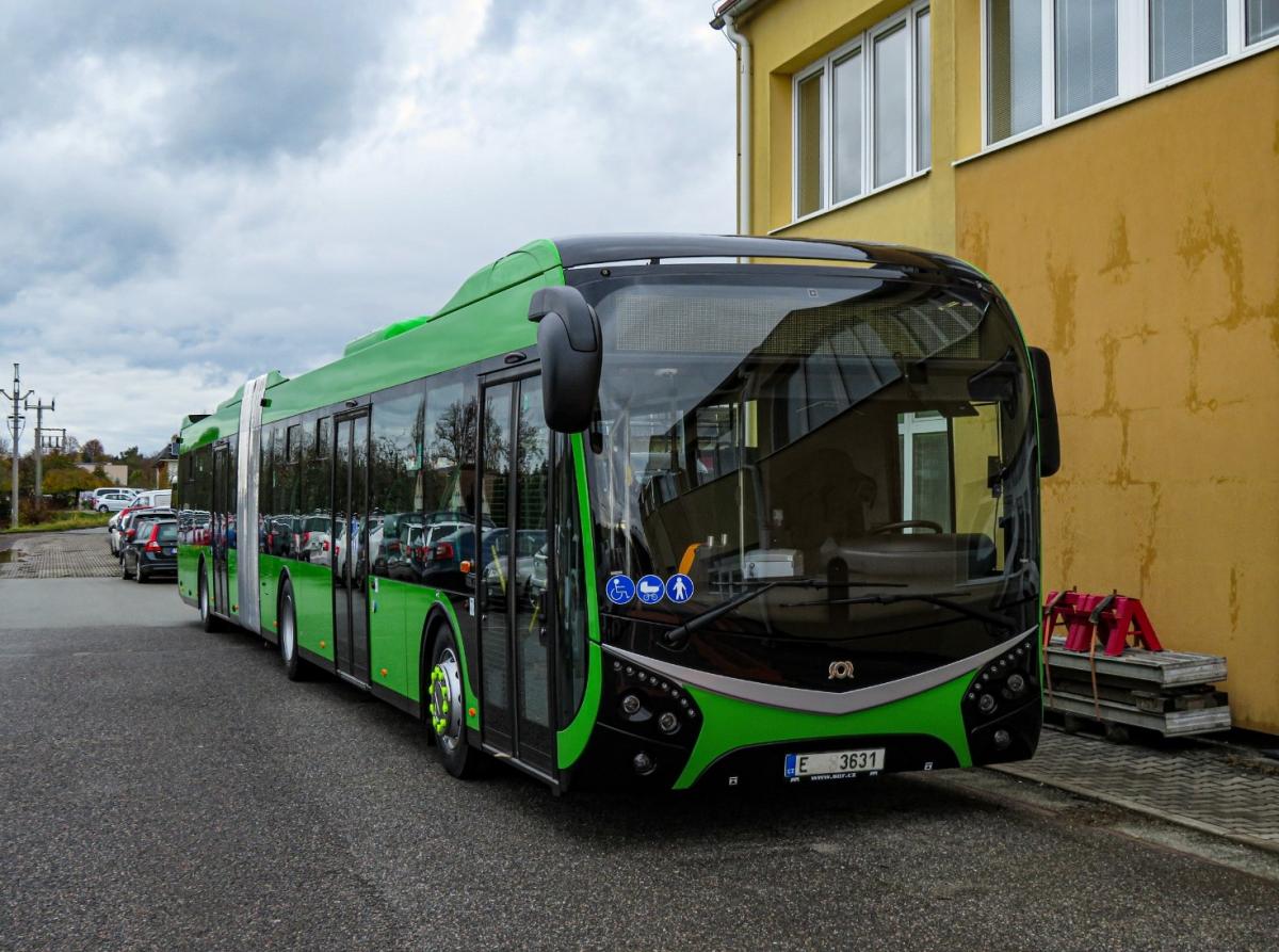 Nové kloubové autobusy SOR NS 18 pro Dopravu Ústeckého kraje