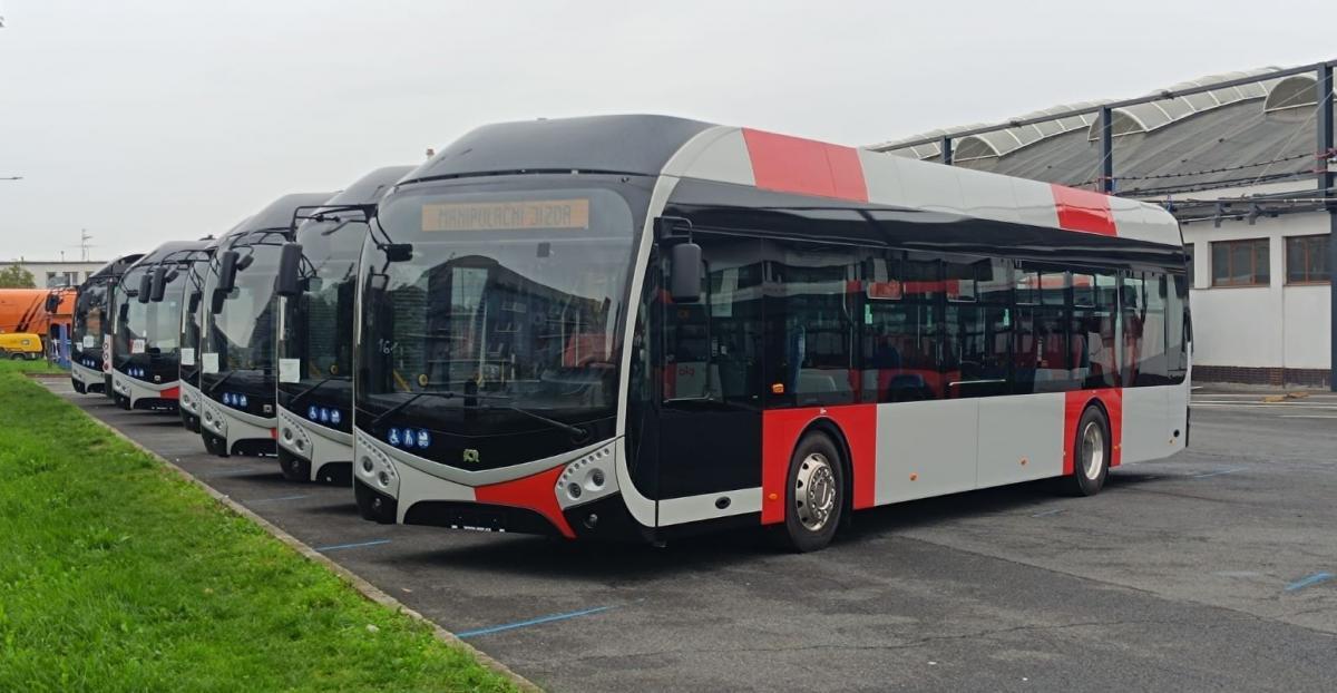 DPP objednal dalších 14 elektrických autobusů SOR ENS 12