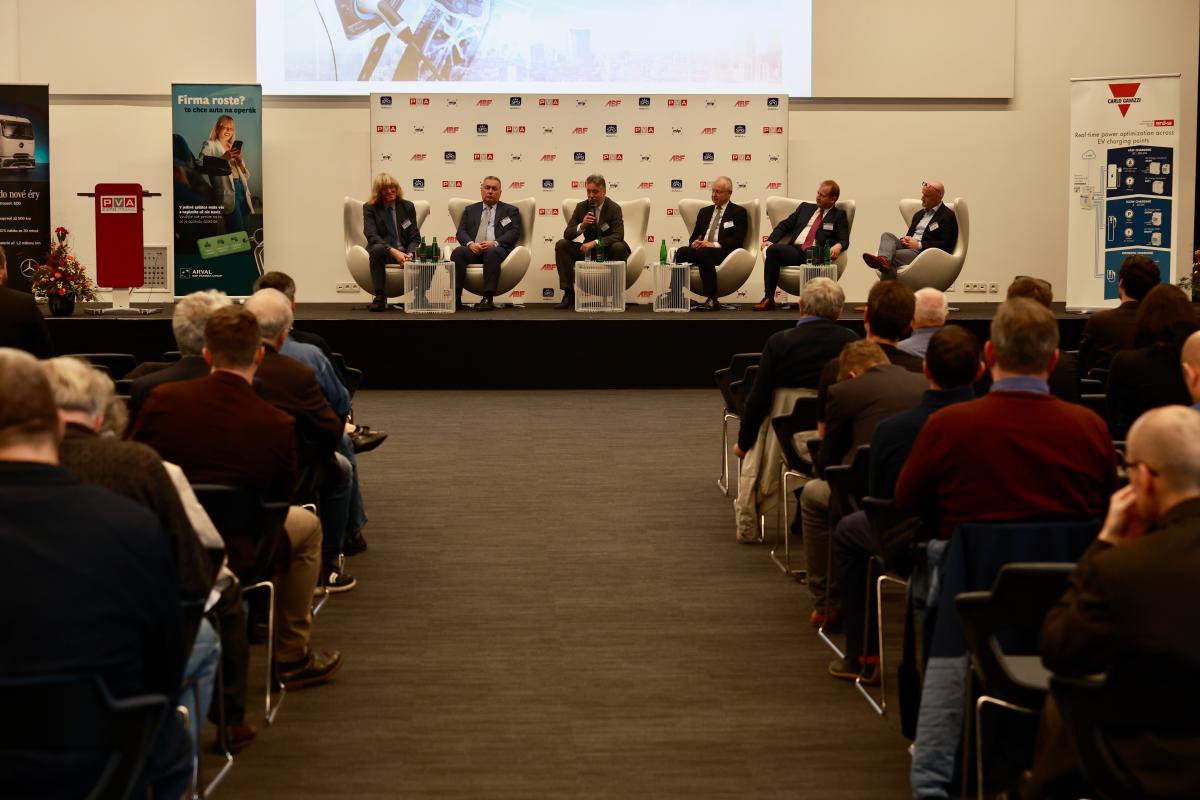 Aktuálně k elektrické dopravě