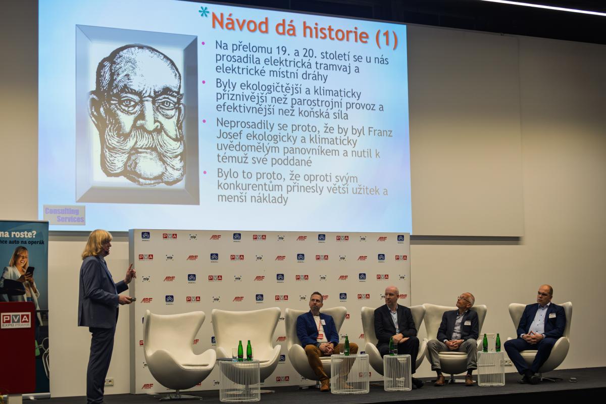 Aktuálně k elektrické dopravě