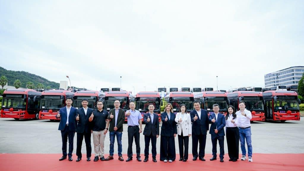 Golden Dragon dodává do Srbska první autobusy s motory FPT