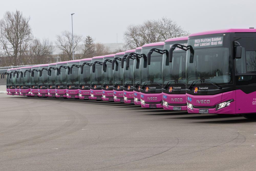 Ve Vysokém Mýtě vyrobili další autobusy pro náhradní dopravu do Německa 