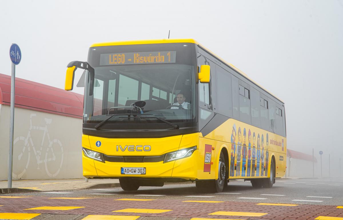 15 autobusů CROSSWAY pro LEGO® 