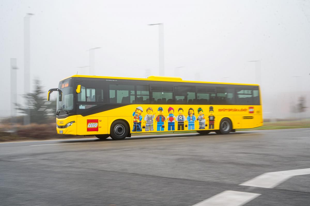 15 autobusů CROSSWAY pro LEGO® 