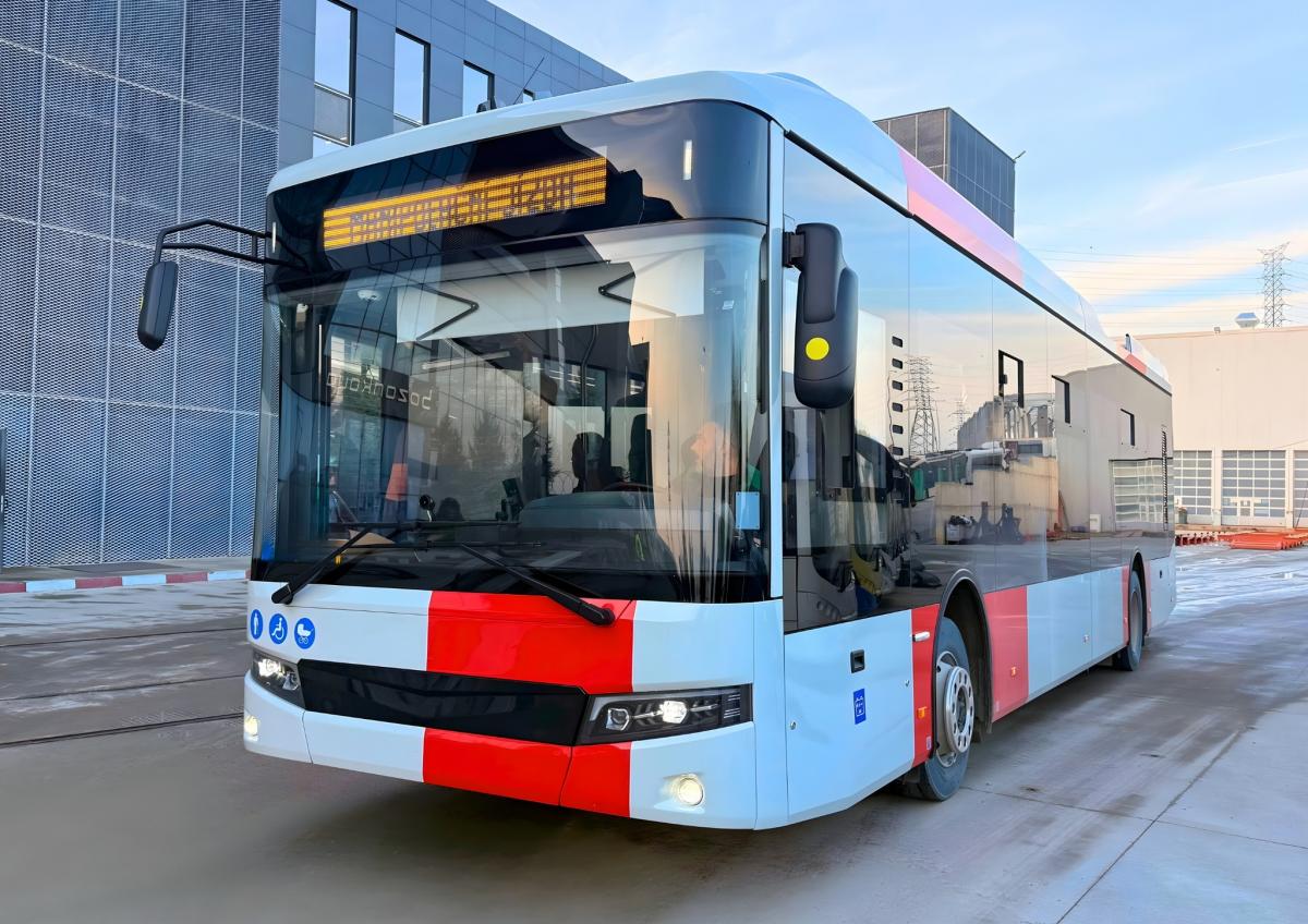 Na cestě do Prahy je první trolejbus Bozankaya