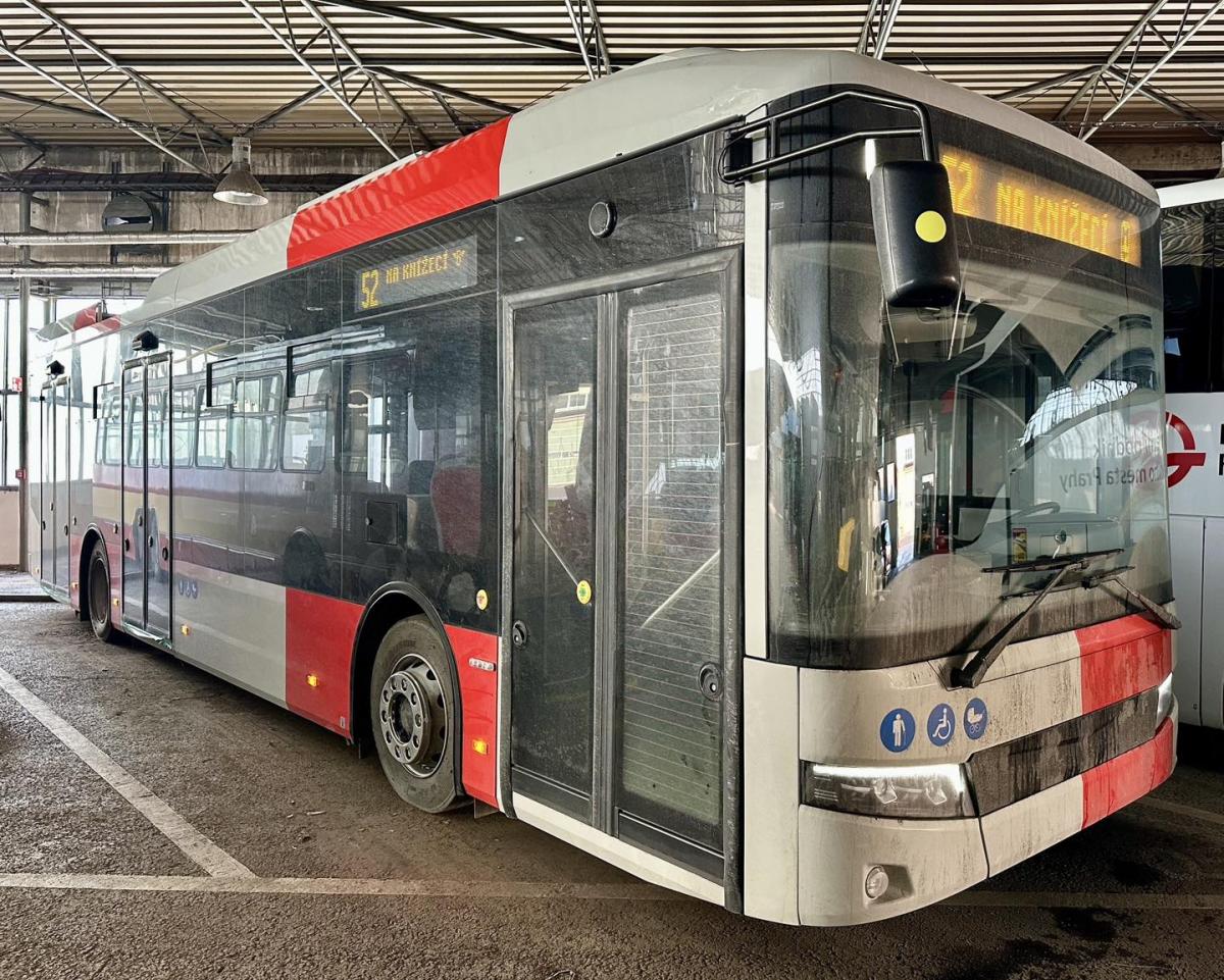 Trolejbus Bozankaya dorazil do Prahy