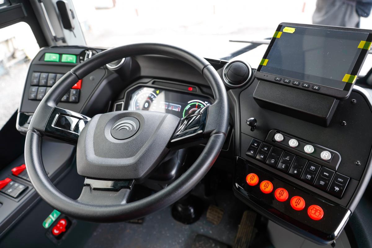 První kloubové elektrické autobusy Yutong v Polsku