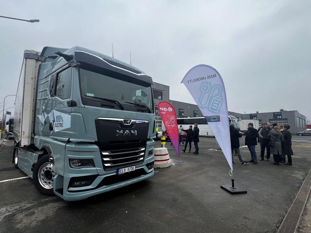 E.ON Drive a MAN otevřely v Čestlicích dobíječku pro užitková vozidla