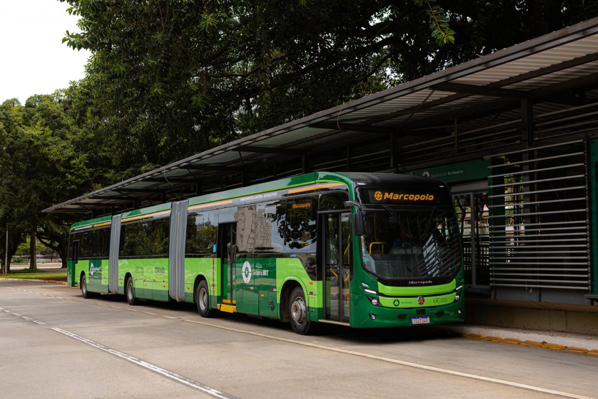 Debut prvních gigantických elektrických autobusů Volvo v Brazílii