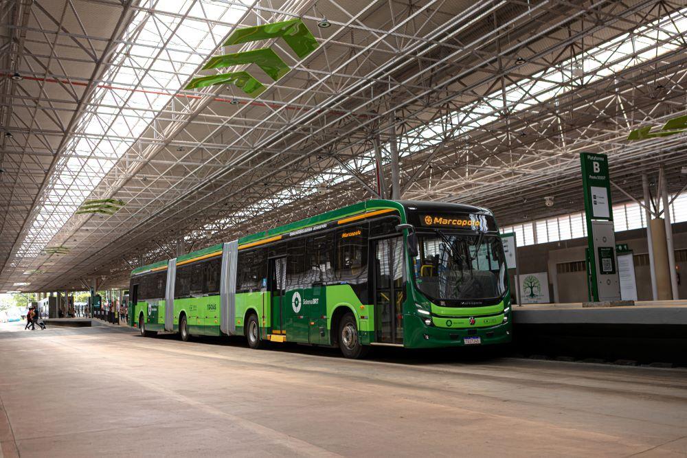 Debut prvních gigantických elektrických autobusů Volvo v Brazílii