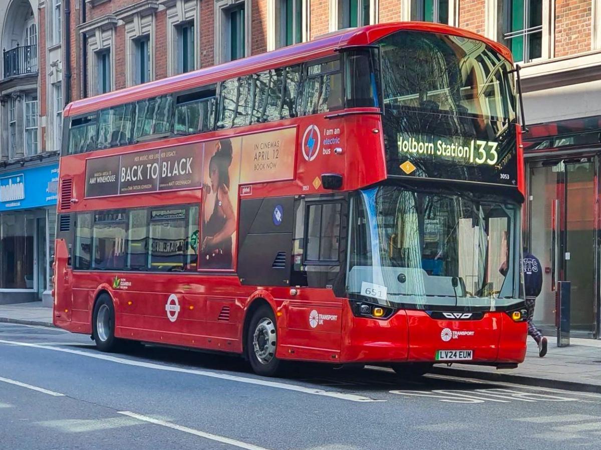 Spojené království je odhodláno podpořit domácí výrobu autobusů proti zahraniční konkurenci