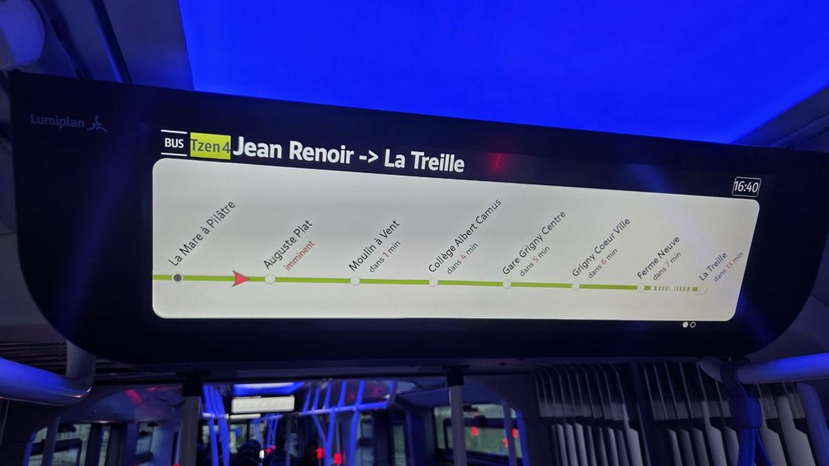 Jižně od Paříže byla otevřena BRT linka s 30 extra dlouhými elektrickými autobusy